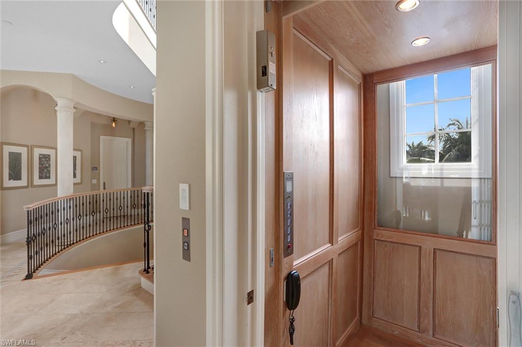 BAREFOOT BEACH - Residential