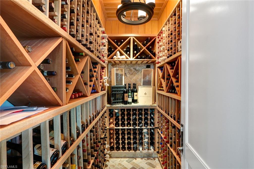 BAREFOOT BEACH - Residential