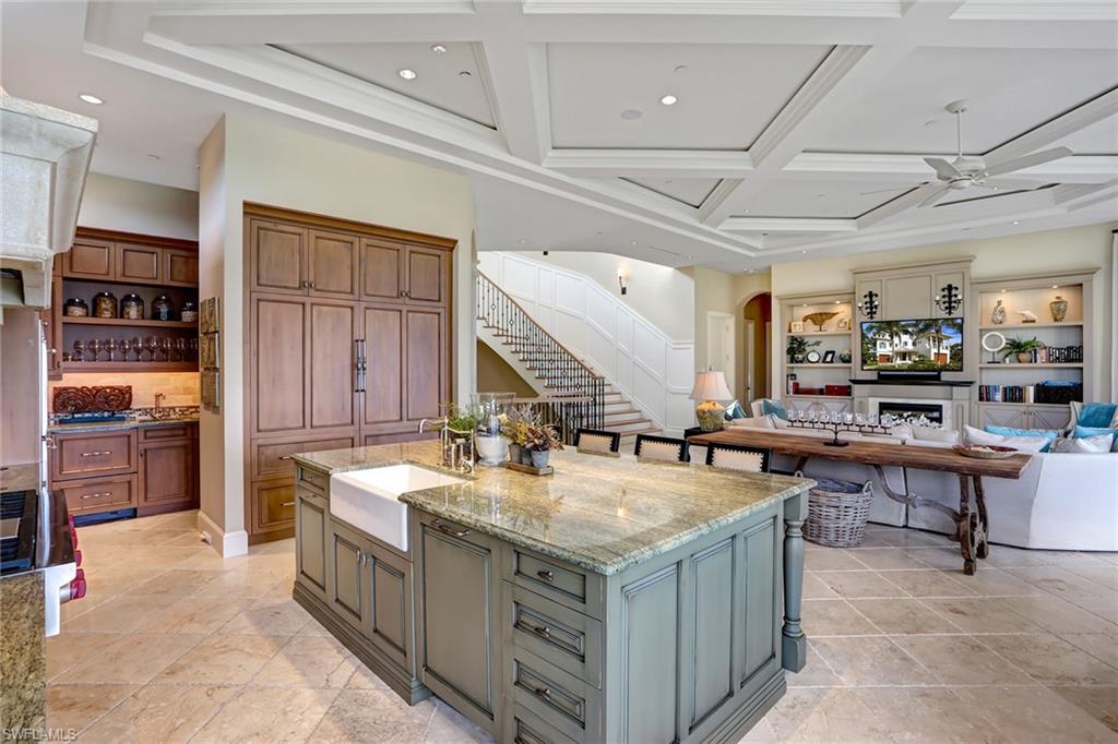 BAREFOOT BEACH - Residential