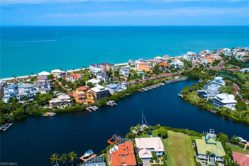 BAREFOOT BEACH - Residential