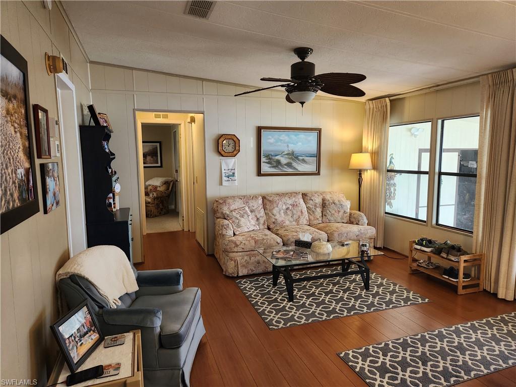 HORIZON VILLAGE - Residential