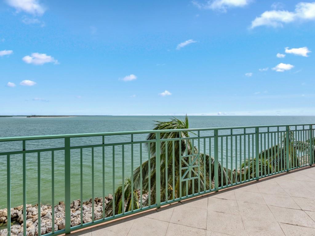 970 Cape Marco DR 402