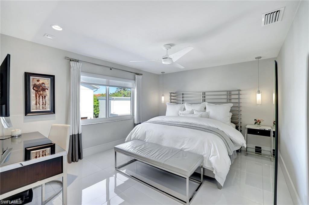 MANOR APTS - Residential