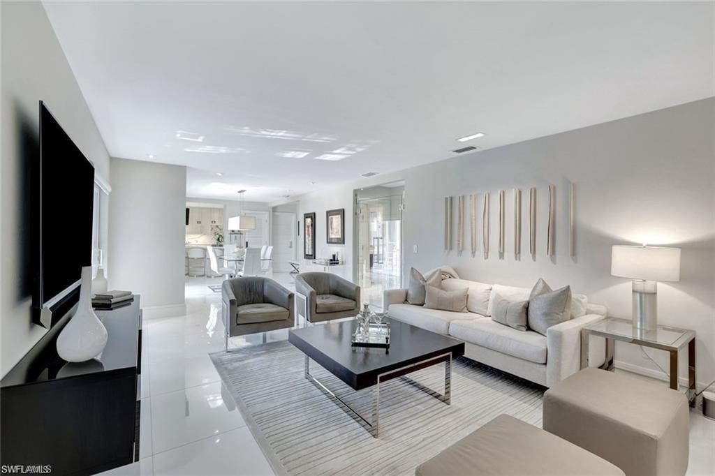 MANOR APTS - Residential