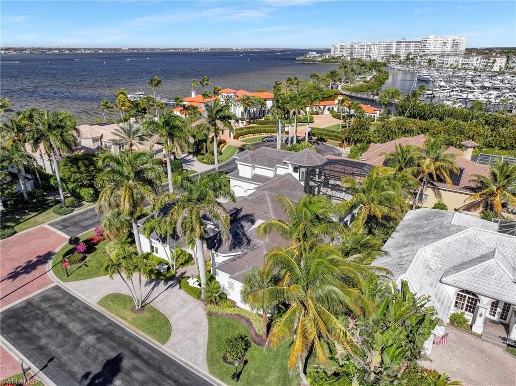 EDGEWATER - Residential