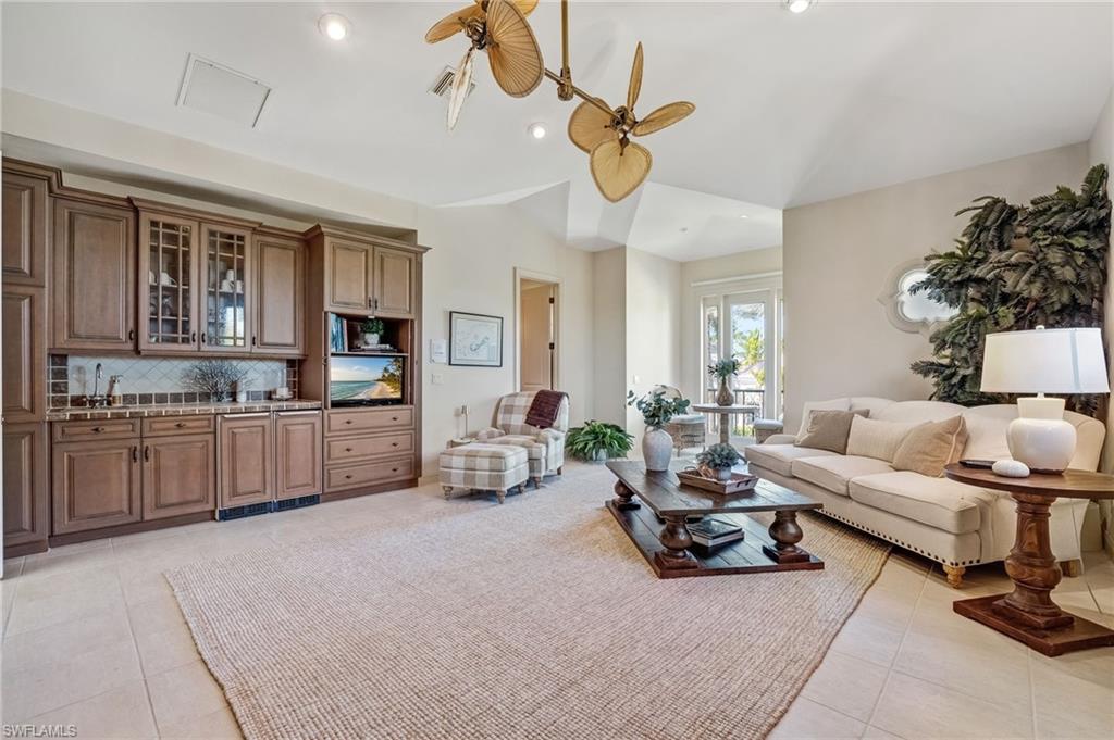 EDGEWATER - Residential