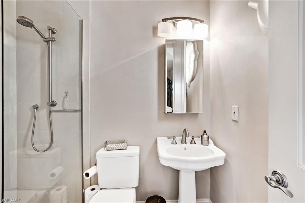 EDGEWATER - Residential