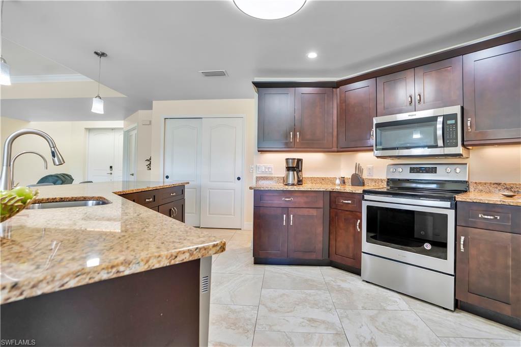 CAPE CORAL - Residential Lease