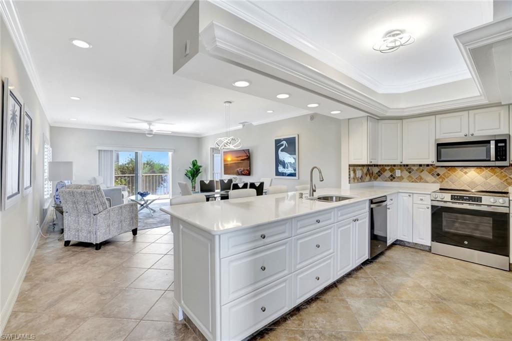 VILLA DEL MARE OF MARCO ISLAND - Residential