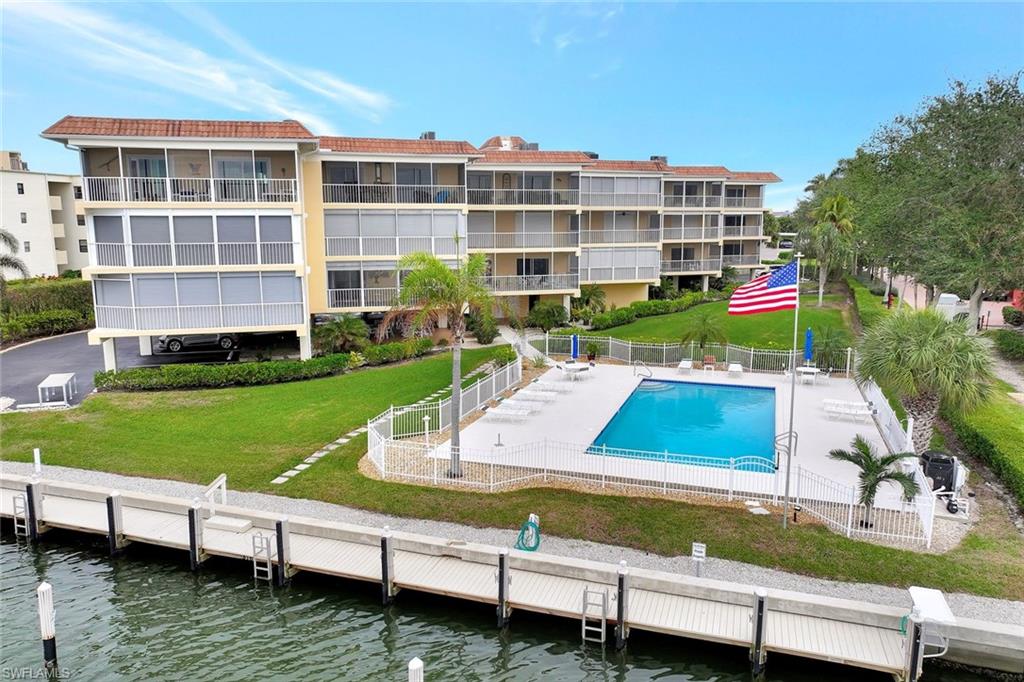 VILLA DEL MARE OF MARCO ISLAND - Residential