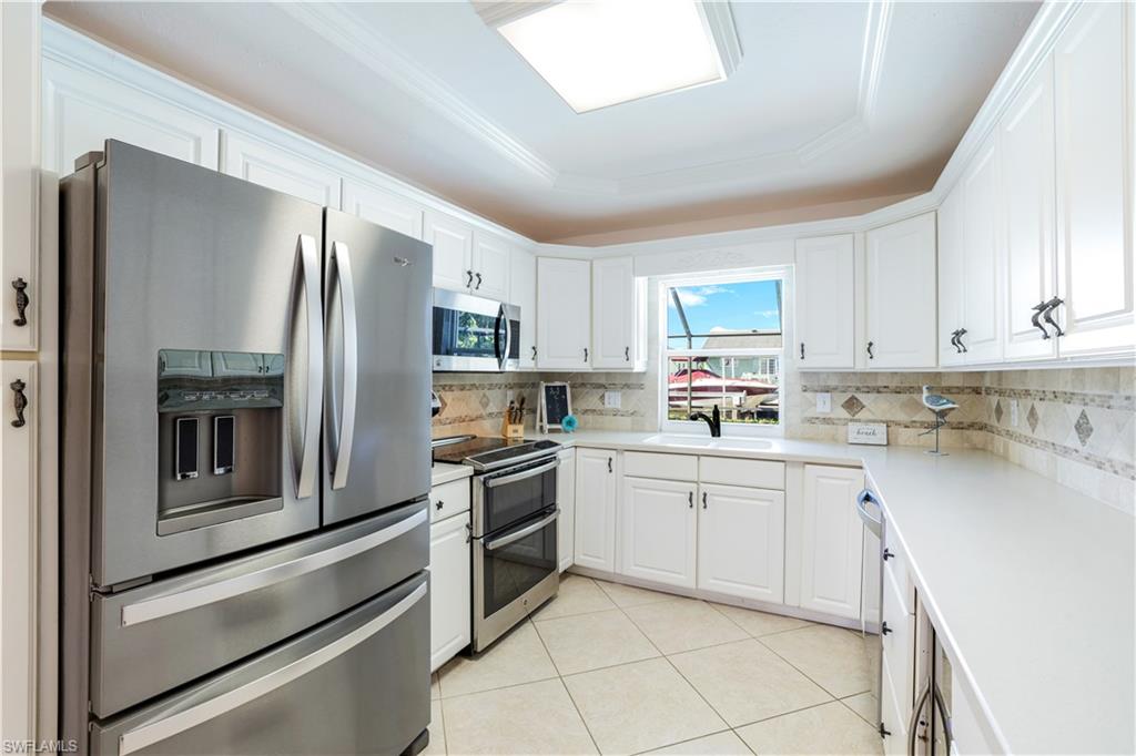 MARCO BEACH - Residential