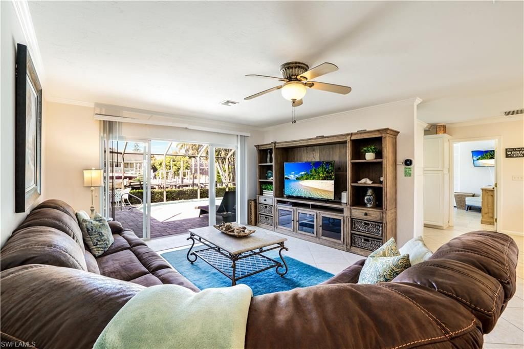 Photo of 20 Hickory CT, MARCO ISLAND, FL 34145 (MLS # 226007034)