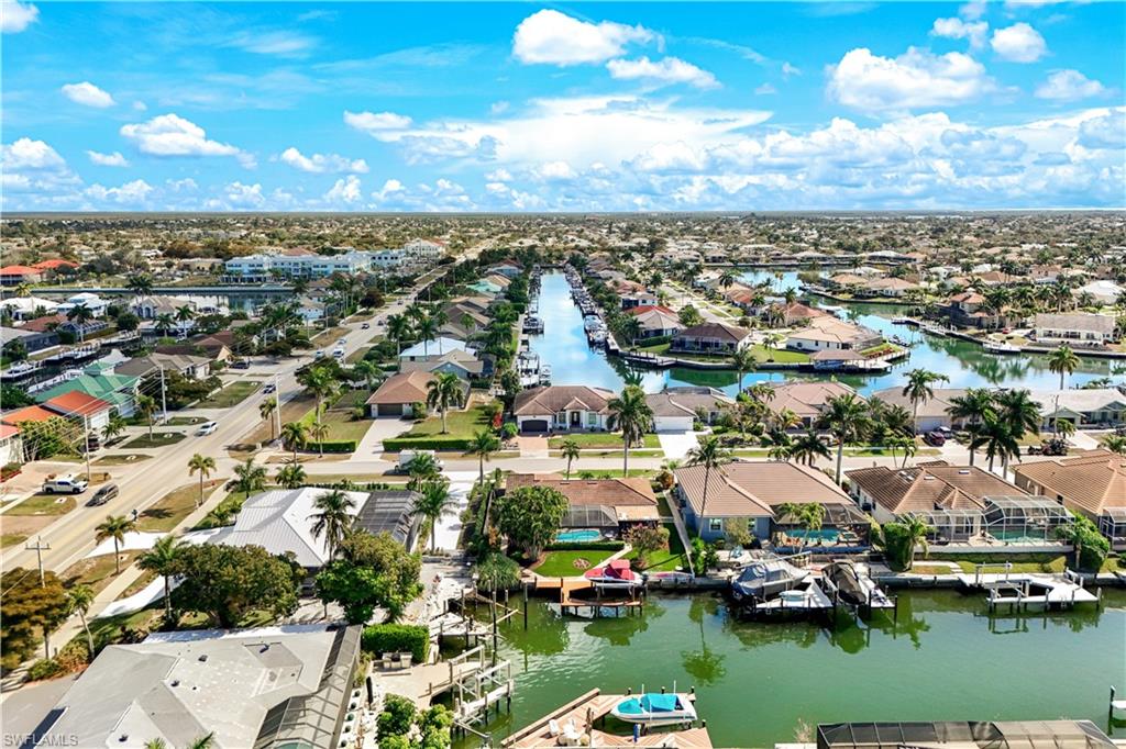 MARCO BEACH - Residential