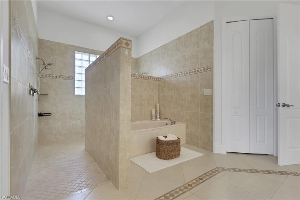 OAKES ESTATES - Residential