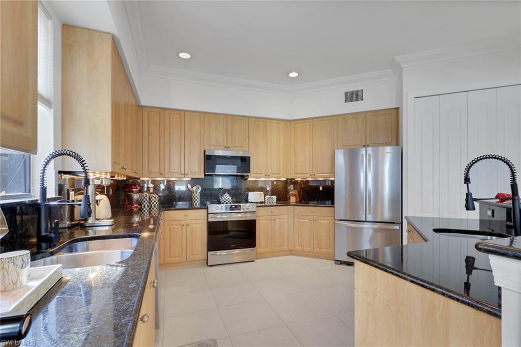 OAKES ESTATES - Residential