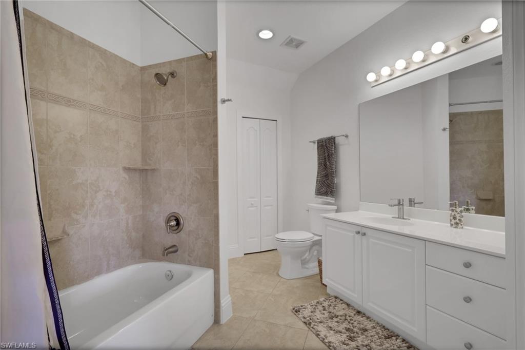 OAKES ESTATES - Residential