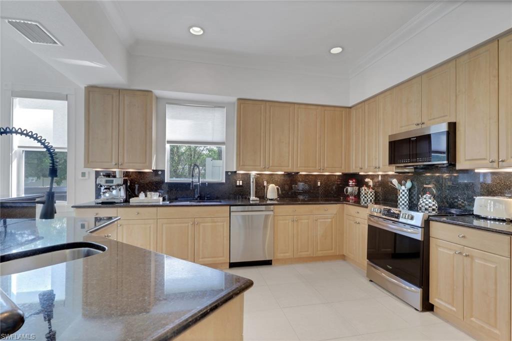 OAKES ESTATES - Residential