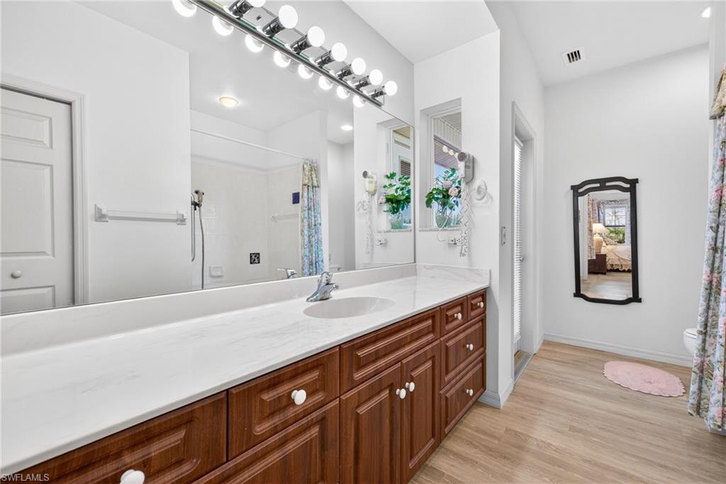 LITTLE LAKE MUREX - Residential