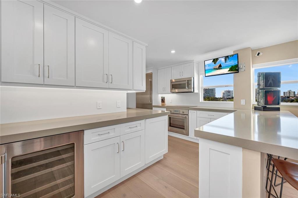 PELICAN POINT - Residential