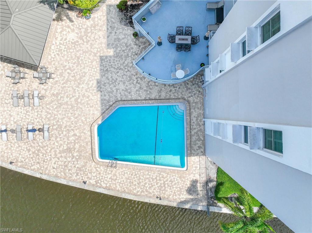 PELICAN POINT - Residential