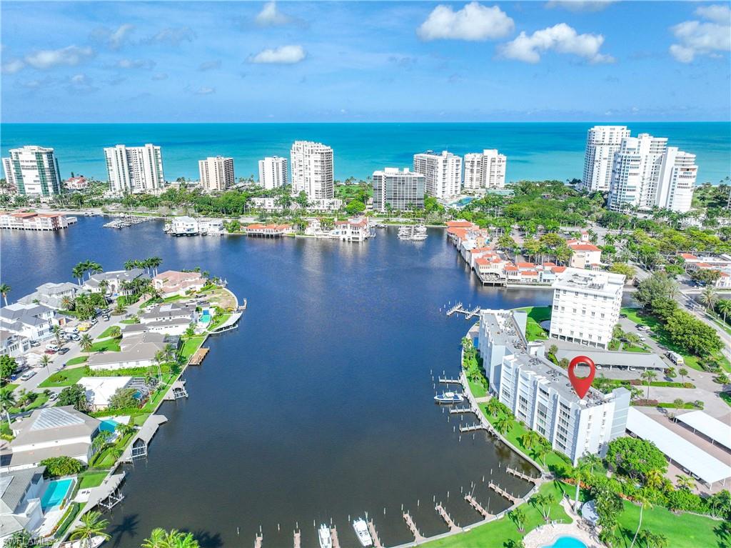 PELICAN POINT - Residential