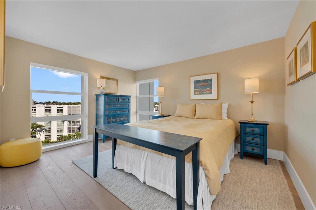 PELICAN POINT - Residential