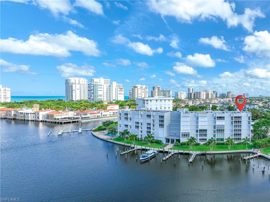 PELICAN POINT - Residential