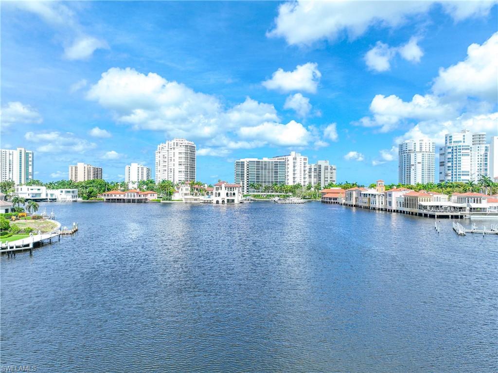 PELICAN POINT - Residential