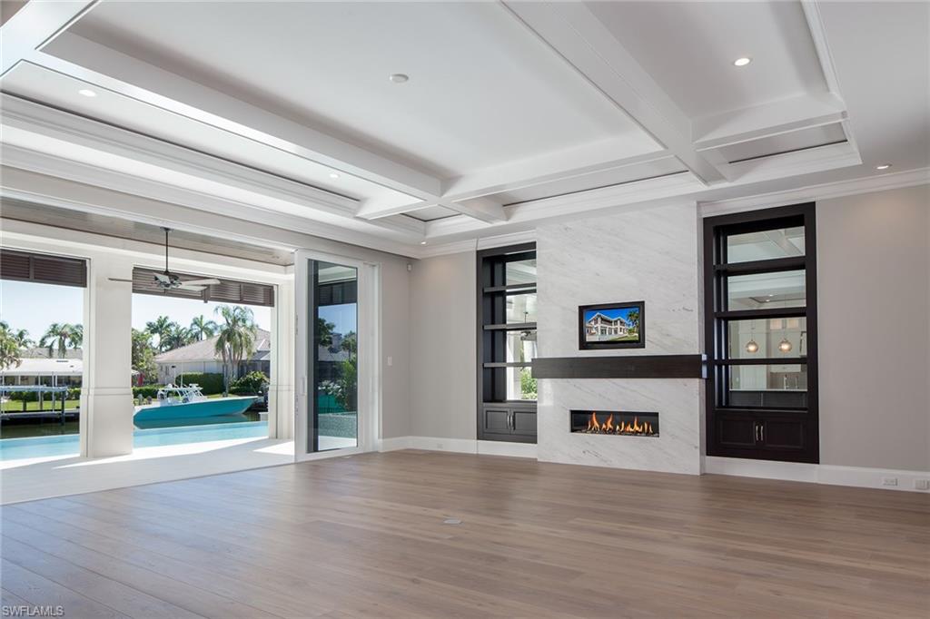 AQUALANE SHORES - Residential