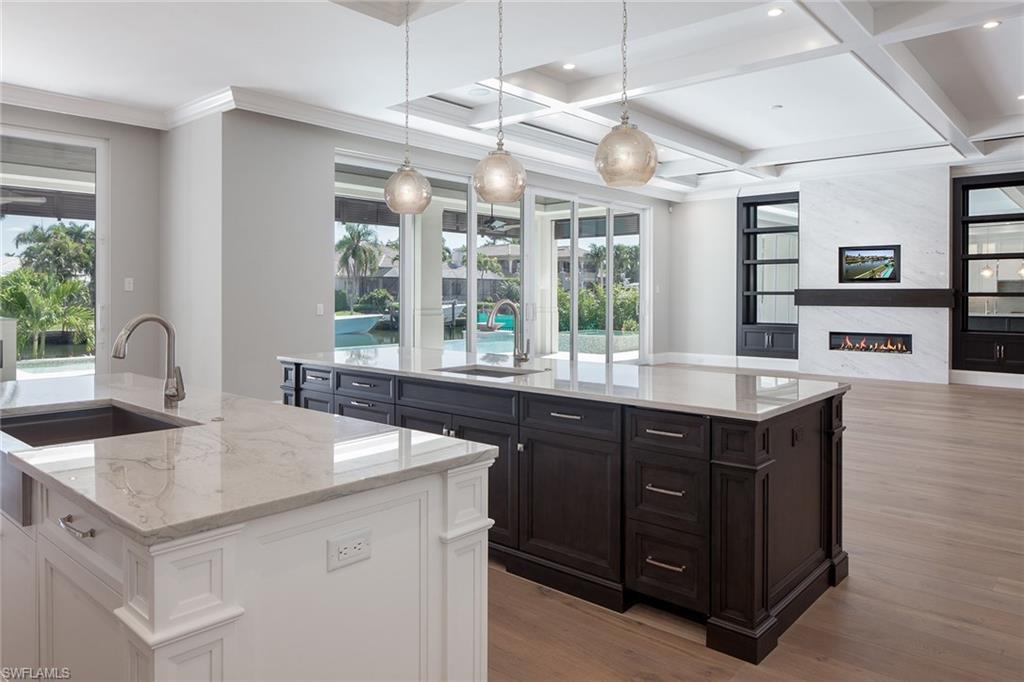 AQUALANE SHORES - Residential