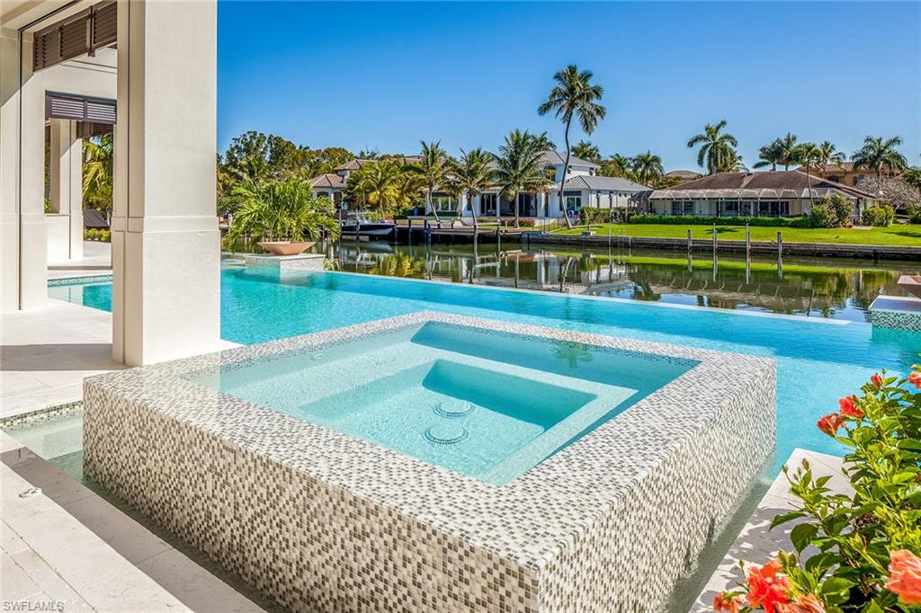 AQUALANE SHORES - Residential