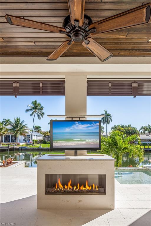 AQUALANE SHORES - Residential