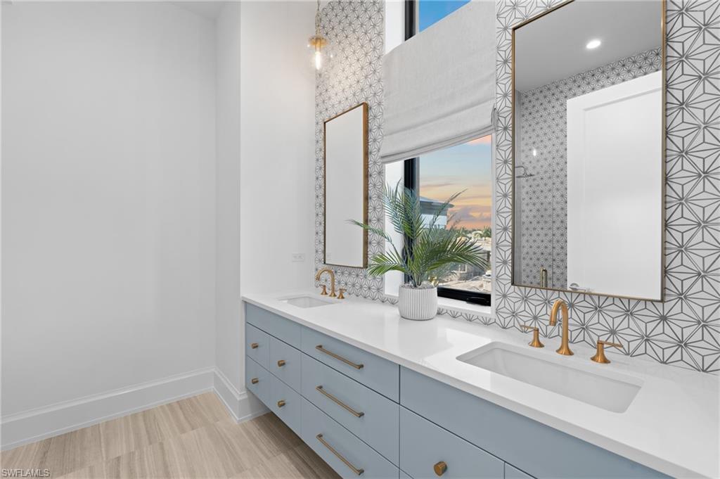 AQUALANE SHORES - Residential