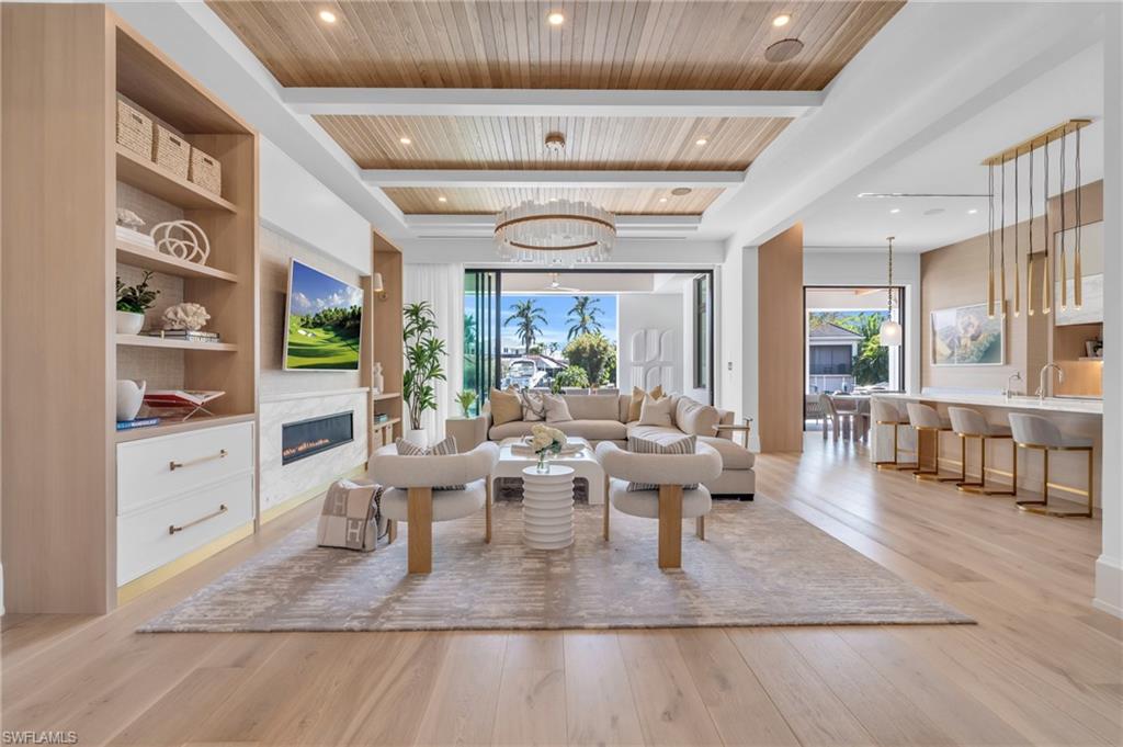 AQUALANE SHORES - Residential