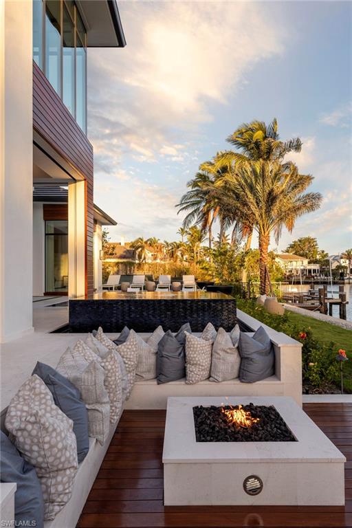 AQUALANE SHORES - Residential