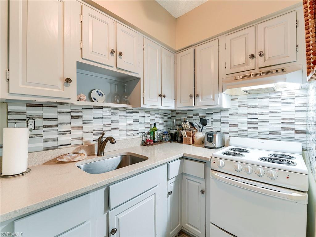 SOUTHWINDS APTS OF MARCO ISLAND - Residential