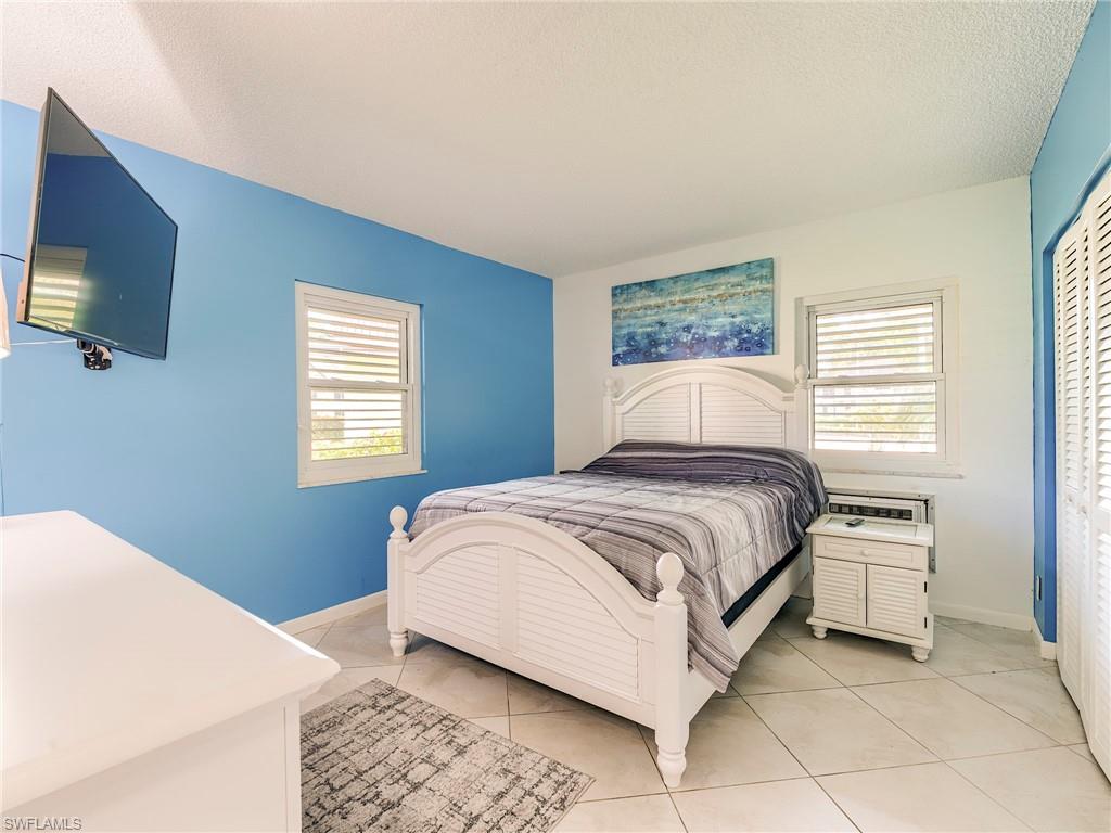 SOUTHWINDS APTS OF MARCO ISLAND - Residential