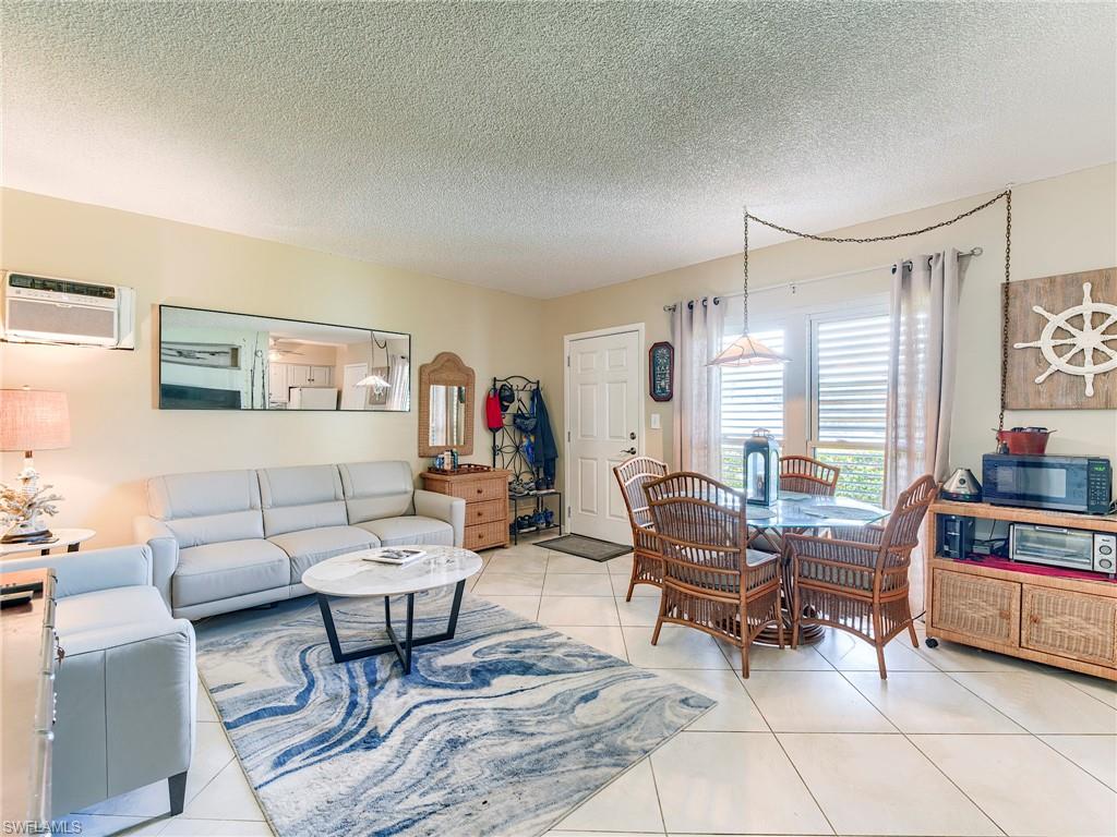 SOUTHWINDS APTS OF MARCO ISLAND - Residential