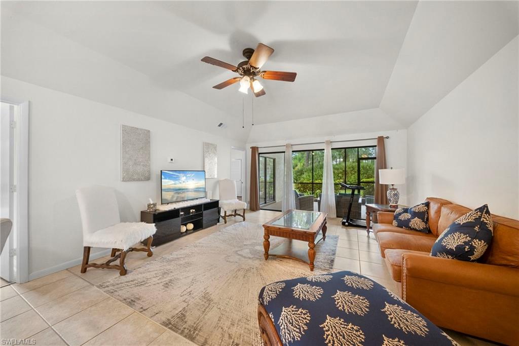 1833 Courtyard WAY 105