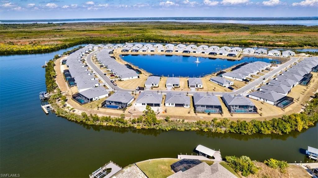 900 BUILDING - Residential