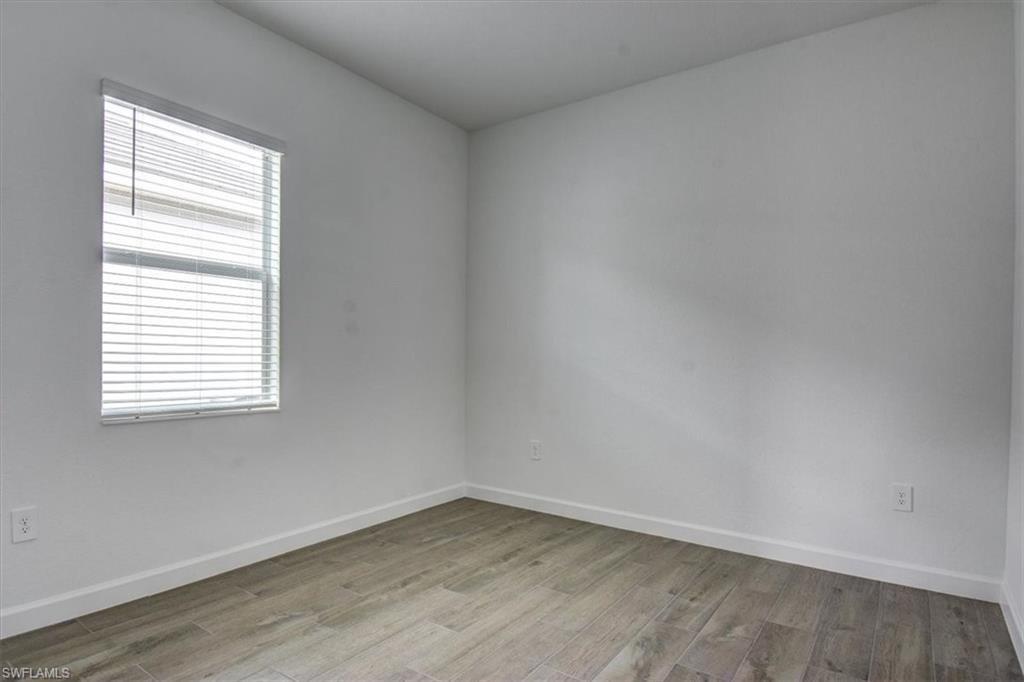 900 BUILDING - Residential