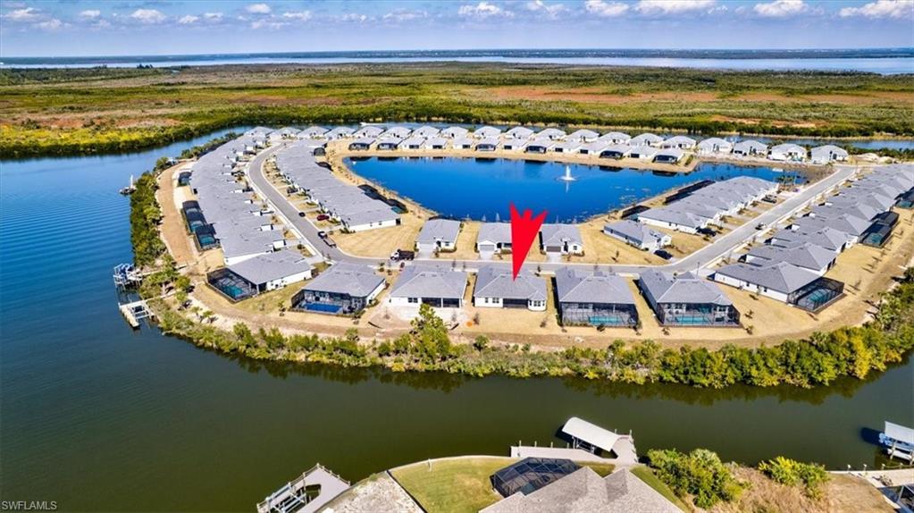 900 BUILDING - Residential