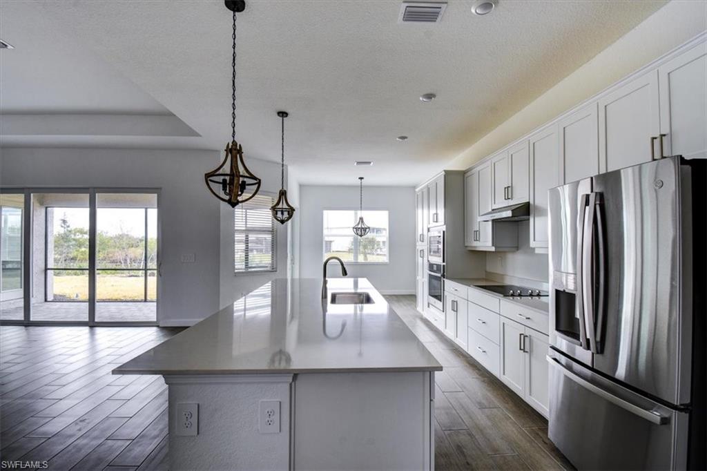 900 BUILDING - Residential