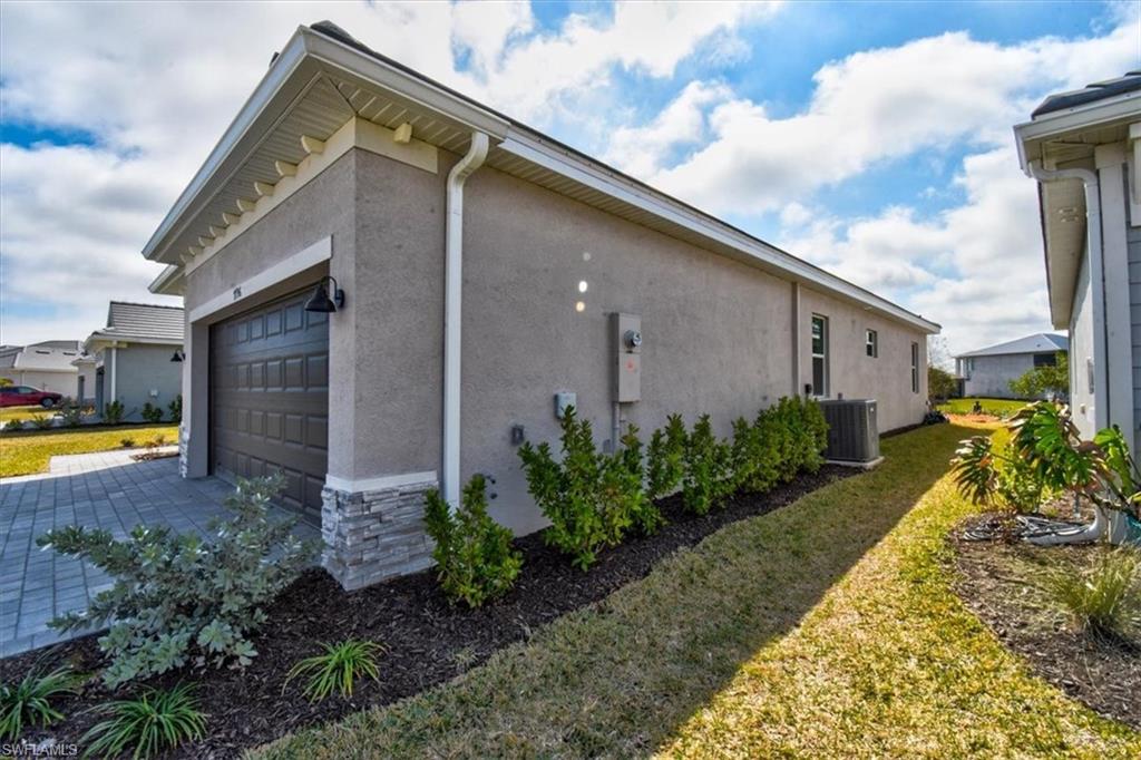 900 BUILDING - Residential