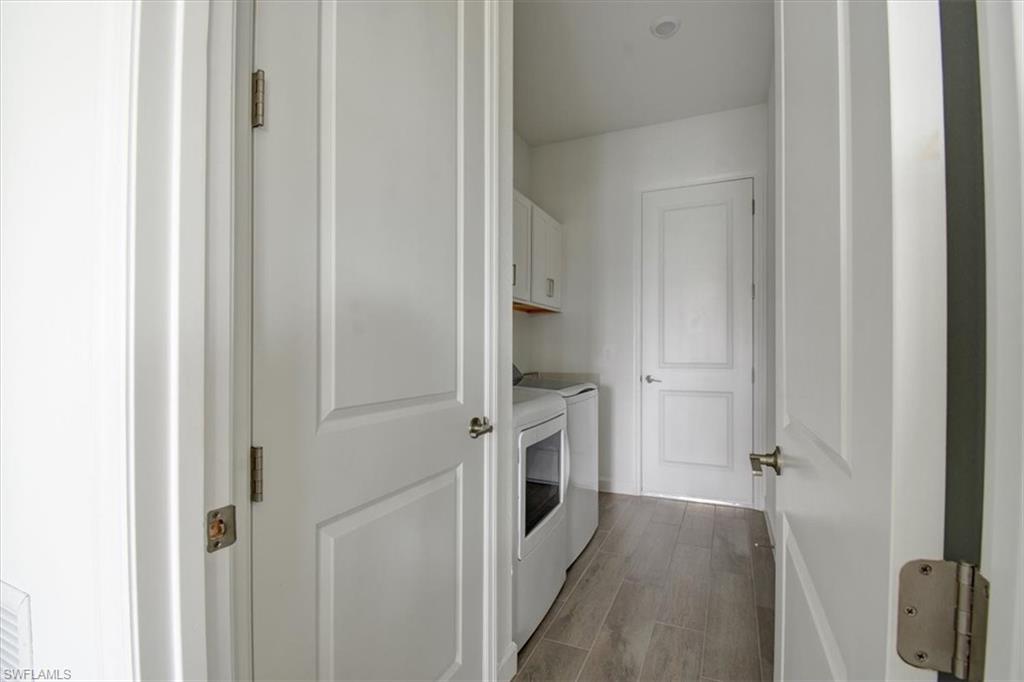 900 BUILDING - Residential