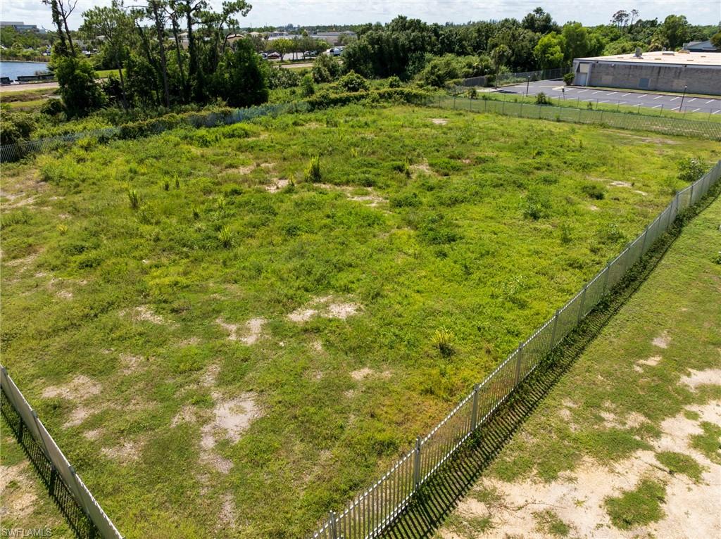 FORT MYERS - Land