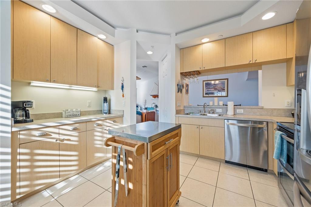 VAN LOON COMMONS - Residential