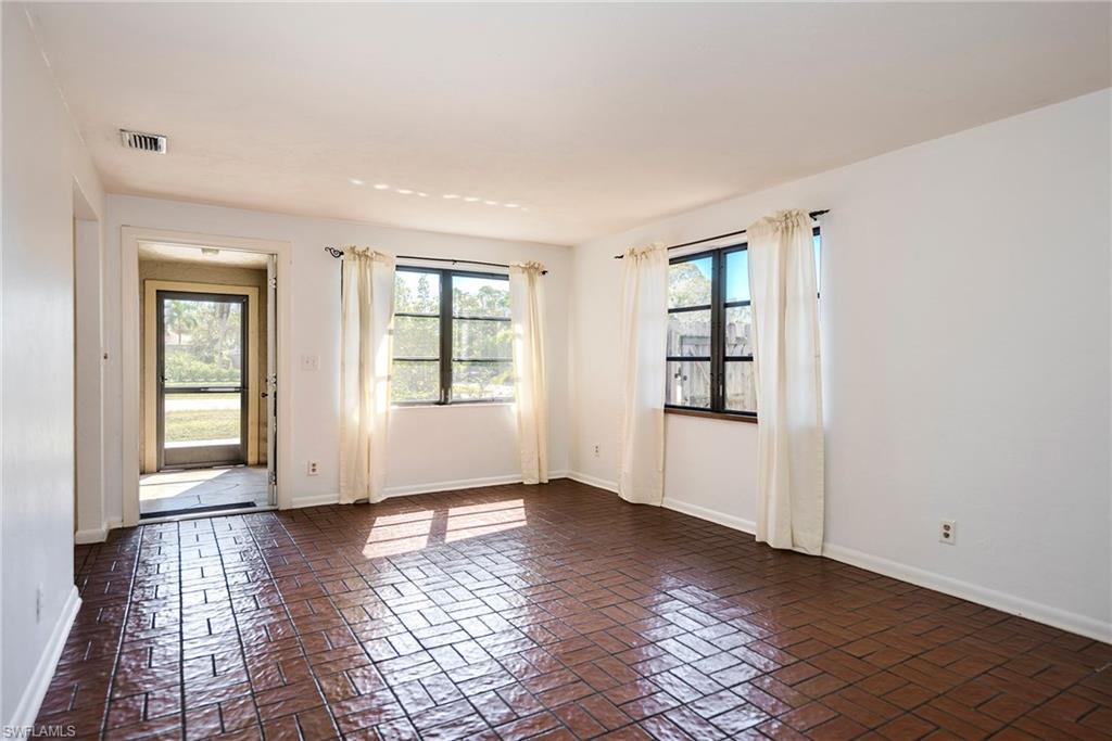 NAPLES PARK - Residential