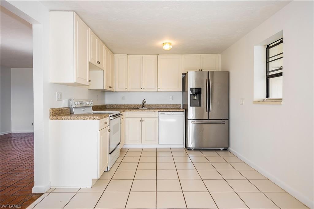 NAPLES PARK - Residential