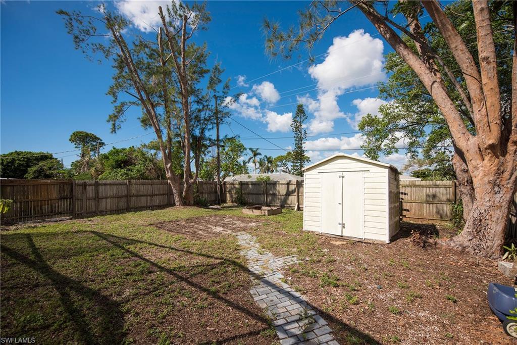 NAPLES PARK - Residential